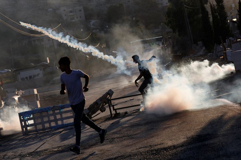 &copy; Reuters. Les troupes israéliennes ont abattu un Palestinien et en ont blessé plusieurs autres vendredi au cours d'affrontements lors d'une manifestation contre les colonies israéliennes à Beita, en Cisjordanie occupée. /Photo d'archives/REUTERS/Mohamad Torokm