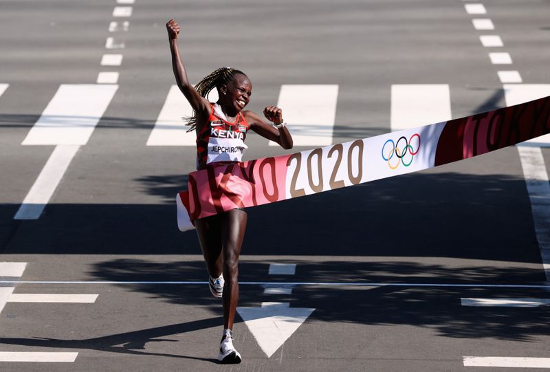 &copy; Reuters. Peres Jepchirchir, do Quênia, vence a maratona feminina dos Jogos de Tóquio
07/08/2021
REUTERS/Kim Hong-Ji