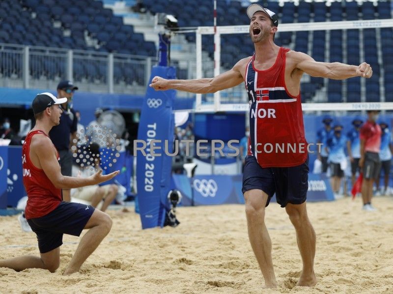 Quem ganhou ouro no vôlei de praia masculino?