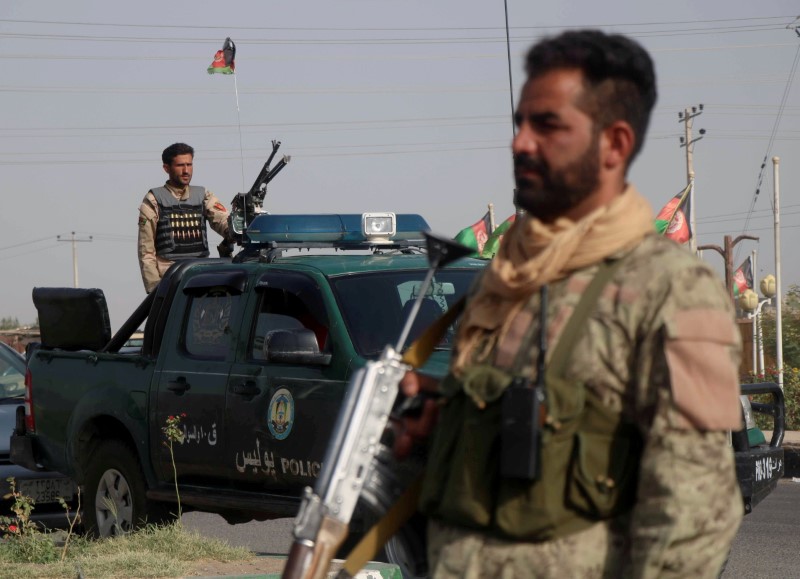 © Reuters. جندي من قوات الأمن الأفغانية في إقليم هرات في صورة بتاريخ التاسع من يوليو تموز 2021. تصوير: جليل أحمد - رويترز. 