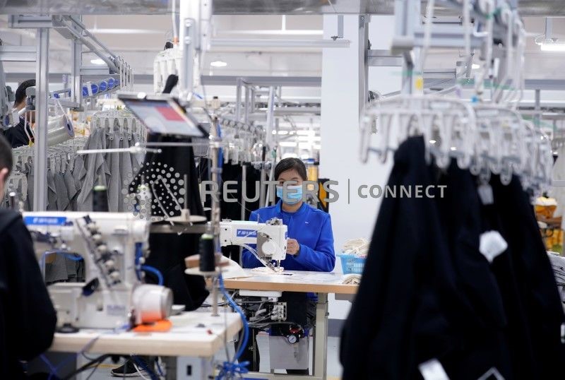 &copy; Reuters. Fábrica da Xunxi, afiliada da gigante do e-commerce giant Alibaba, em Hangzhou, China
10/11/2020. 
REUTERS/Aly Song/File photo