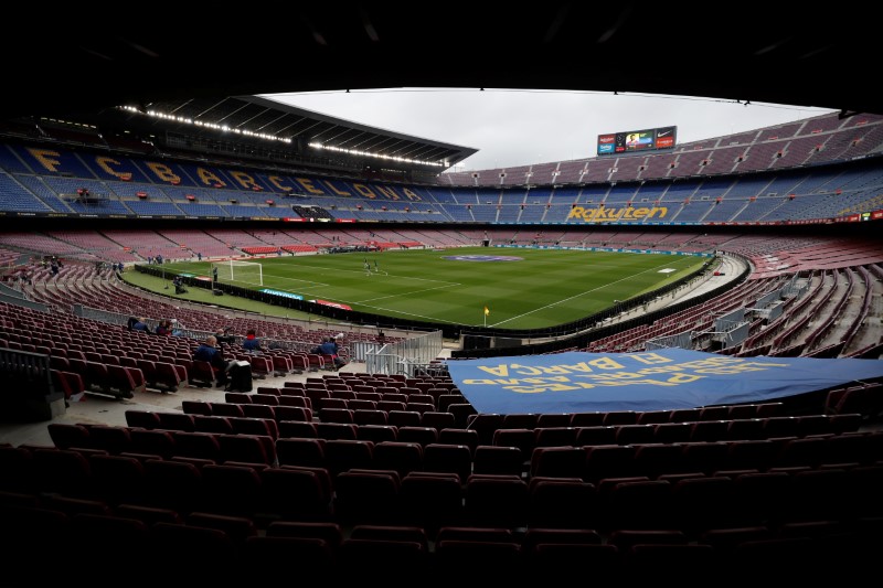 &copy; Reuters. FOTO DE ARCHIVO: Camp Nou, Barcelona, España - Vista general del interior del estadio, 29 de abril de 2021. REUTERS/Albert Gea