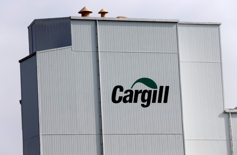 &copy; Reuters. FILE PHOTO: A Cargill logo is pictured on the Provimi Kliba and Protector animal nutrition factory in Lucens, Switzerland, September 22, 2016. REUTERS/Denis Balibouse 