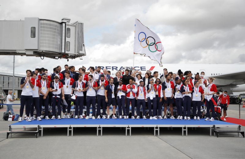 &copy; Reuters. La délégation française engagée aux Jeux Olympiques de Tokyo a atterri lundi à l'aéroport de Roissy-Charles de Gaulle. /Photo prise le 9 août 2021/REUTERS/Sarah Meyssonnier