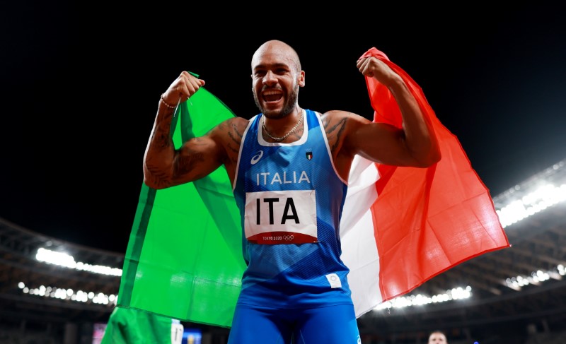 &copy; Reuters. العداء الإيطالي جاكوبس يحتفل بفوزه بذهبية اربعة في 100 متر عدوا بأولمبياد طوكيو يوم السادس من أغسطس اب 2021. تصوير: كاي فافنباخ - رويترز.