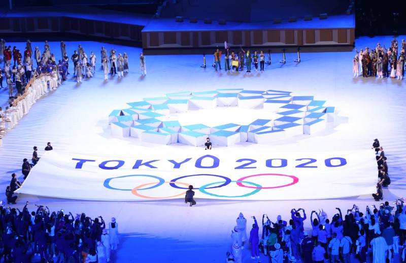 &copy; Reuters. شعار أولمبياد طوكيو 2020 خلال حفل الافتتاح يوم 23 يوليو تموز 2021. صورة لرويترز.