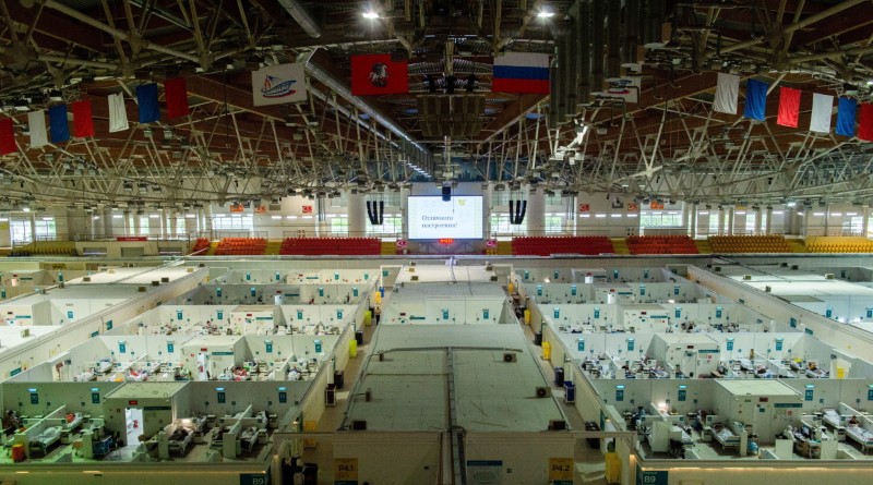 &copy; Reuters. FILE PHOTO: A general view of treatment blocks at a temporary hospital in the Krylatskoye Ice Palace, where patients suffering from the coronavirus disease (COVID-19) are treated, in Moscow, Russia June 11, 2021. Denis Grishkin/Moscow News Agency/Handout 