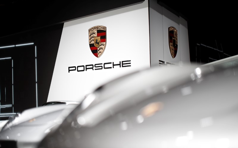 &copy; Reuters. Porsche SE, premier actionnaire du constructeur Volkswagen, risque des poursuites judiciaires aux États-Unis pour des soupçons d'émissions polluantes de ses véhicules diesel. /Photo d'archives/REUTERS/Benoit Tessier