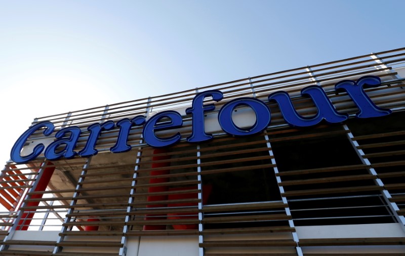 &copy; Reuters. FILE PHOTO: A Carrefour logo is seen on a Carrefour Hypermarket store in Merignac near Bordeaux, France, September 19, 2019. REUTERS/Regis Duvignau/File Photo