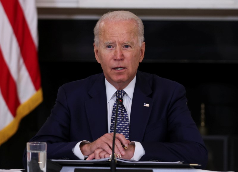 &copy; Reuters. FILE PHOTO: U.S. President Joe Biden hosts a briefing from the Federal Emergency Management Agency (FEMA) and his Homeland Security and coronavirus disease (COVID-19) response teams on how the pandemic is impacting hurricane preparedness, in the State Din