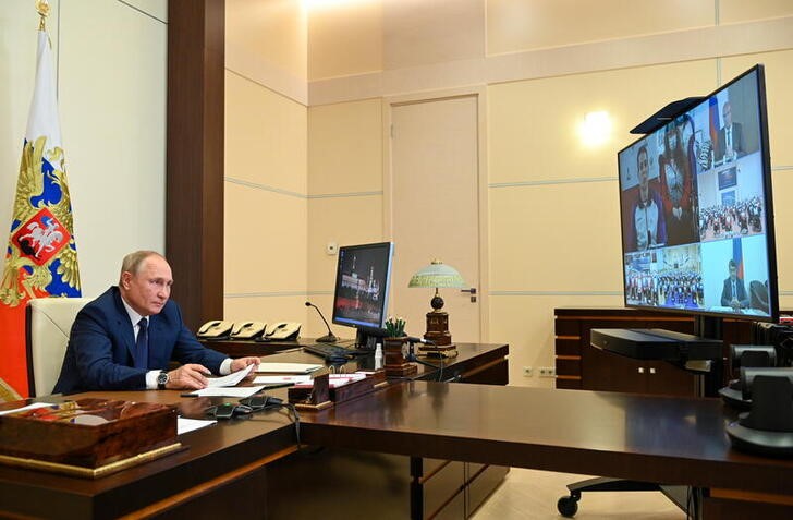 &copy; Reuters. IMAGEN DE ARCHIVO. El presidente ruso, Vladimir Putin, en una videoconferencia en Moscú. ATENCIÓN EDITORES: ESTA IMAGEN FUE PROVISTA POR UNA TERCERA PARTE. 