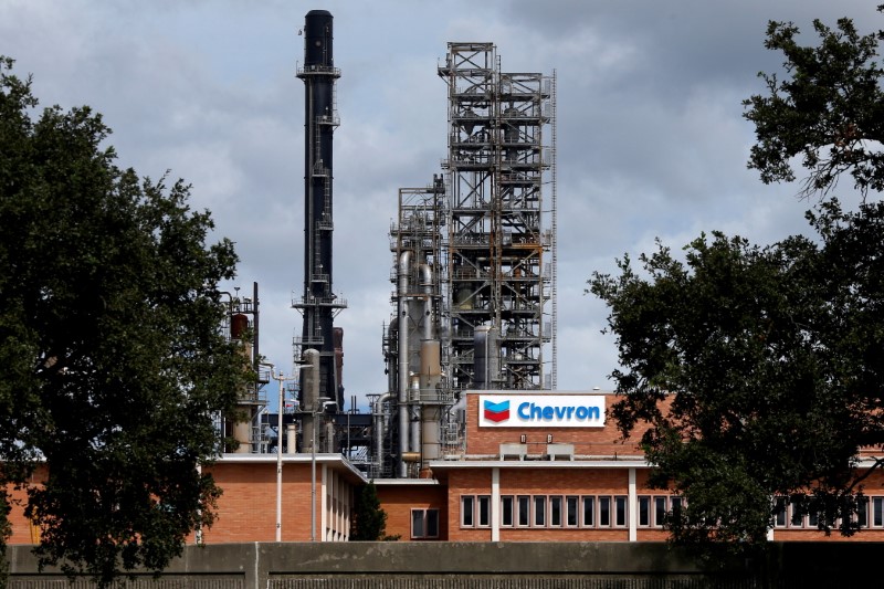 &copy; Reuters. FILE PHOTO: The Chevron Pascagoula Refinery is pictured in Pascagoula, Mississippi, U.S., September 4, 2018.   REUTERS/Jonathan Bachman/File Photo