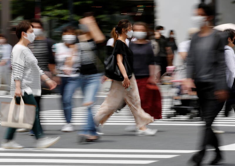 &copy; Reuters. 　８月１２日、東京都は、新型コロナウイルスのモニタリング会議を開き、最近の感染状況に関して専門家は「かつてないほどの速度で感染拡大が進み、新規陽性者数が急増しており、制御