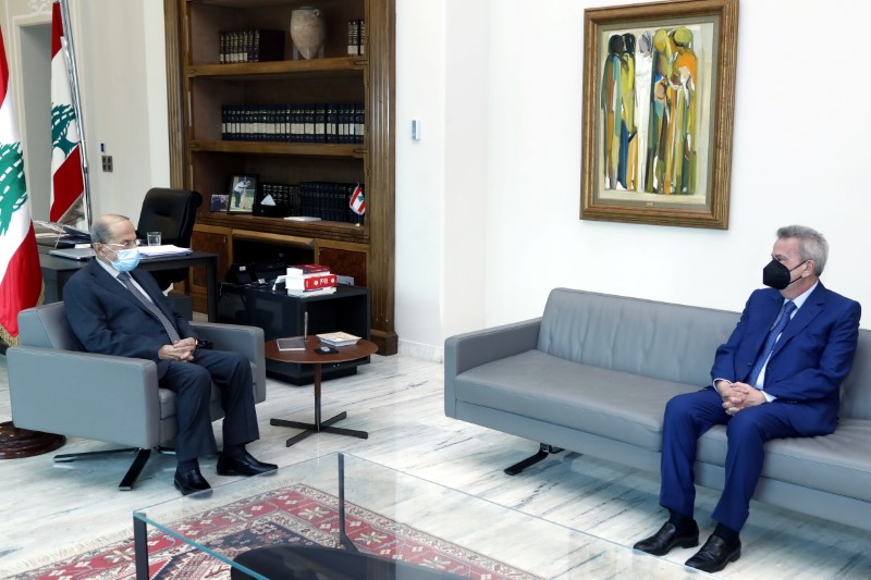 خلاف بين الحكومة اللبنانية والبنك المركزي بعد قراره إنهاء دعم المحروقات
