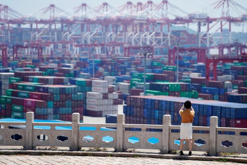 &copy; Reuters. Containers are seen at the Yangshan Deep Water Port in Shanghai, China August 6, 2019. REUTERS/Aly Song