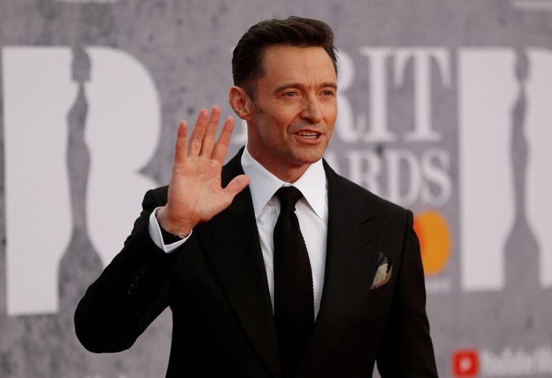 &copy; Reuters. Ator Hugh Jackman acena e posa para fotos ao chegar para o Brit Awards em Londres
20/02/2019 REUTERS/Peter Nicholls