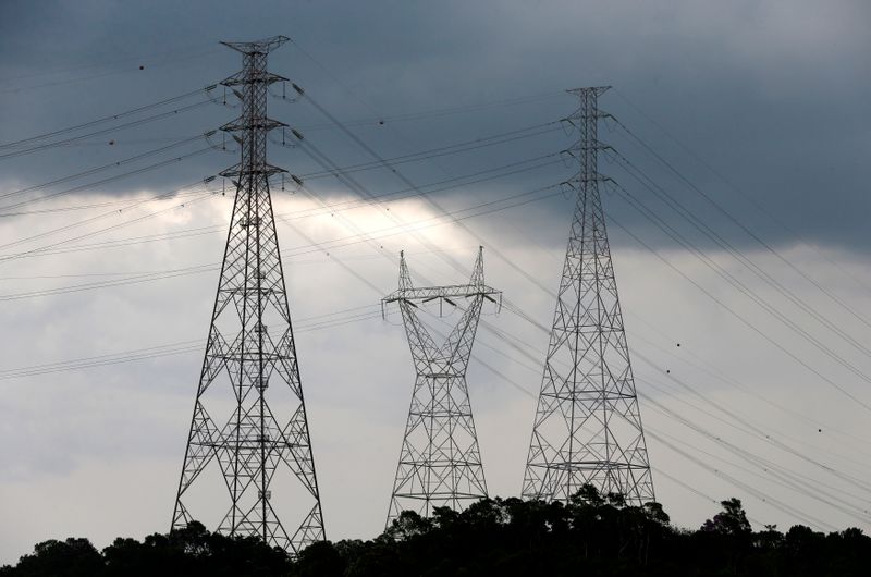 &copy; Reuters. Torres de transmissão de energia perto da represa de Diadema
10/02/2015
REUTERS/Paulo Whitaker