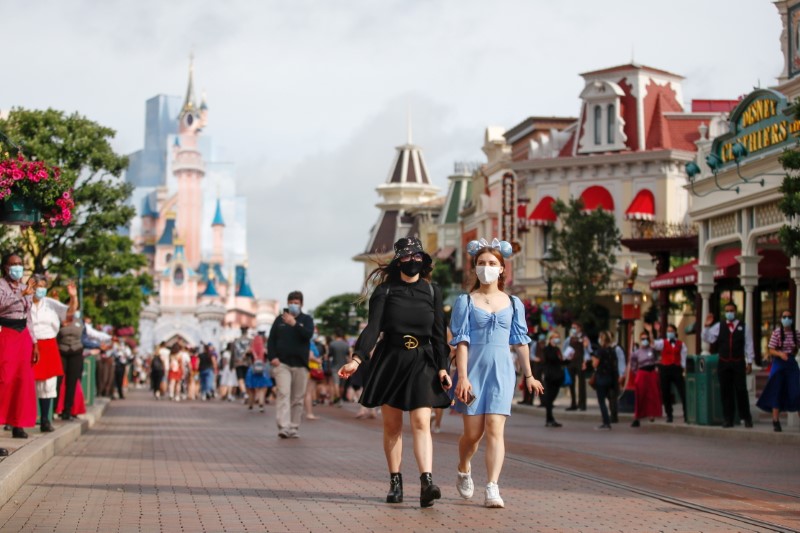 &copy; Reuters. Disneyland Paris reabre após oito meses
 17/6/2021
 REUTERS/Gonzalo Fuentes