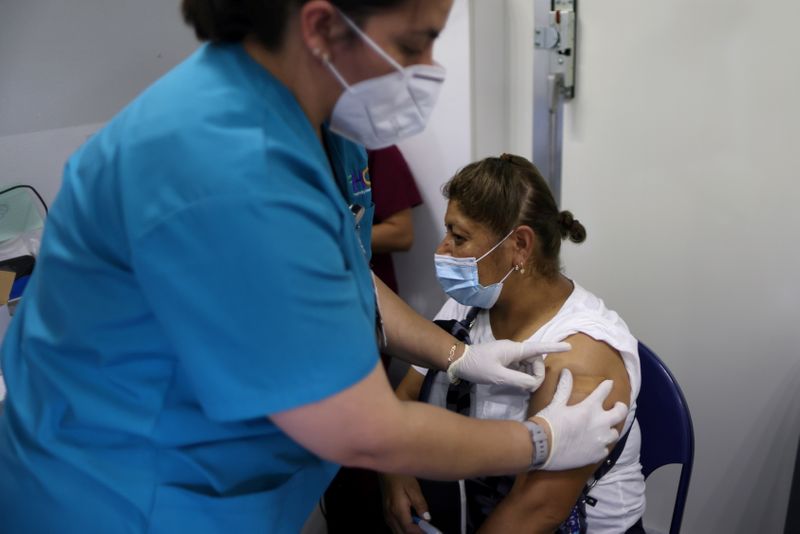 U.S. administers 353.9 million doses of COVID-19 vaccines thumbnail