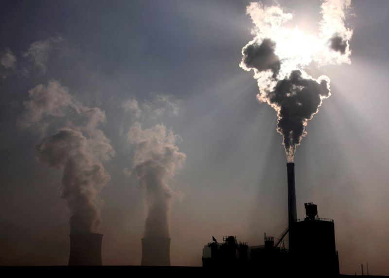 China cranks up carbon-intensive projects as climate crisis grows, research shows