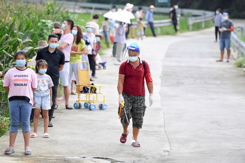 &copy; Reuters. La Chine a signalé une baisse des infections quotidiennes locales par le coronavirus. /Photo prise le 12 août 2021/REUTERS/cnsphoto