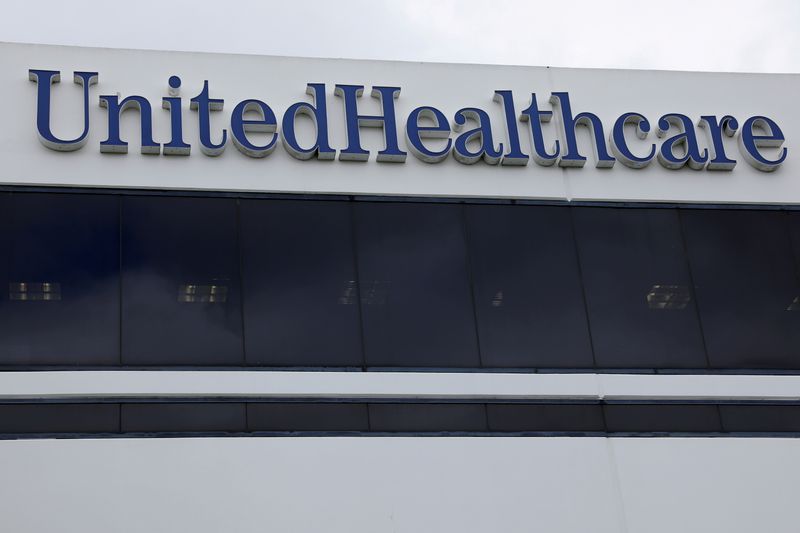 &copy; Reuters. FILE PHOTO: The corporate logo of the UnitedHealth Group appears on the side of one of their office buildings in Santa Ana, California, U.S., April 13, 2020. REUTERS/Mike Blake