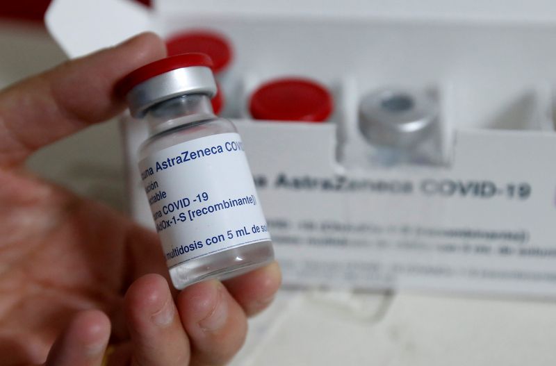 &copy; Reuters. L'Egypte a reçu un nouveau lot d'environ 1,7 million de doses du vaccin d'AstraZeneca contre le COVID-19 dans le cadre de l'initiative COVAX, a déclaré le ministère égyptien de la Santé vendredi soir. /Photo prise le 11 août 2021/REUTERS/Rodrigo Ga