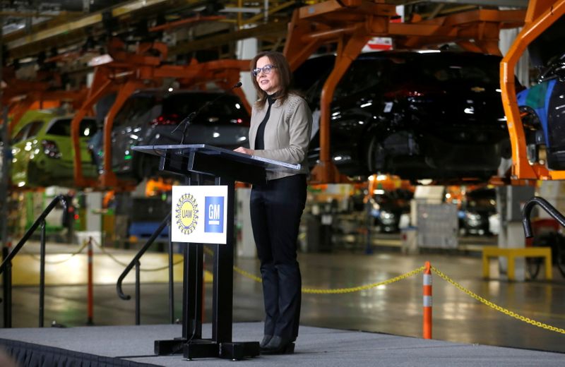 © Reuters. FILE PHOTO: General Motors Chief Executive Officer Mary Barra announces a major investment focused on the development of GM future technologies at the GM Orion Assembly Plant in Lake Orion, Michigan, U.S. March 22, 2019.  REUTERS/Rebecca Cook/File Photo