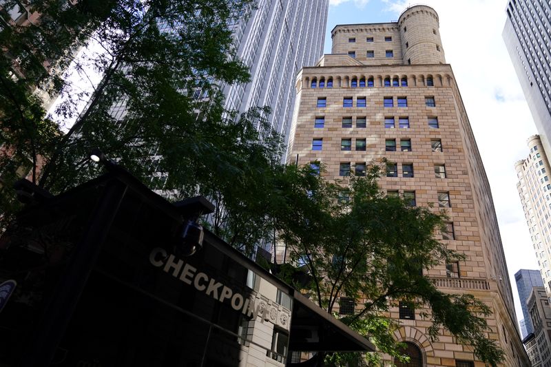 &copy; Reuters. FILE PHOTO: A checkpoint is pictured outside of the Federal Reserve Bank of New York in the Manhattan borough of New York City, New York, U.S., October 4, 2019. REUTERS/Carlo Allegri