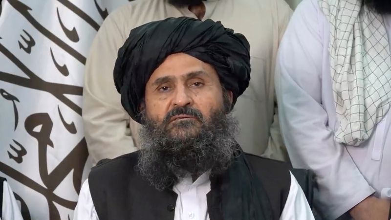 &copy; Reuters. Le mollah Baradar, chef du bureau politique des taliban, est arrivé avec une délégation dans la province de Kandahar, en Afghanistan, a annoncé mardi sur Twitter un porte-parole du mouvement islamiste. /Photo prise d'une vidéo publiée le 16 août 20