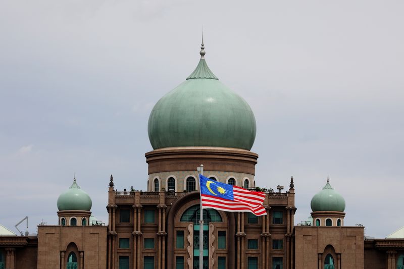 © Reuters. FILE PHOTO: A general view of Malaysia's Prime Minister's office, in Putrajaya, Malaysia October 26, 2020. REUTERS/Lim Huey Teng