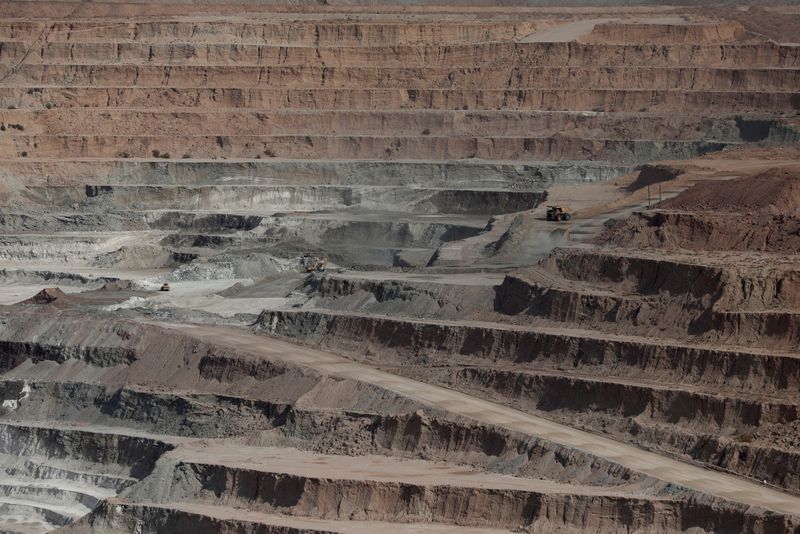 &copy; Reuters. FILE PHOTO: A view of the Rio Tinto borates mine in Boron, California, U.S. November 15, 2019. REUTERS/Patrick T. Fallon/File Photo