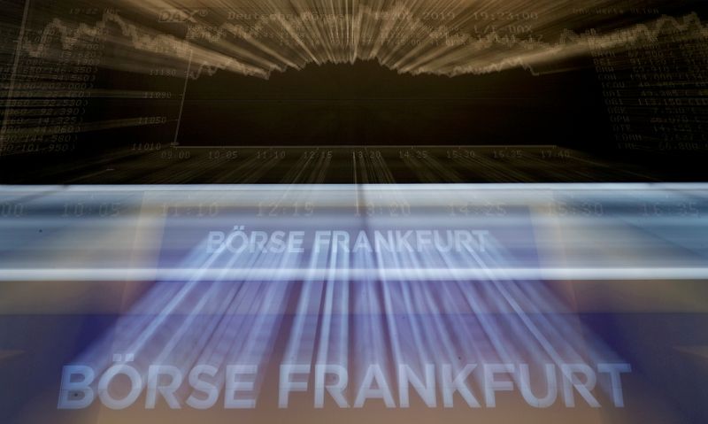 &copy; Reuters. Painel de cotação de ações ao final de sessão na bolsa alemã em Frankfurt
12/02/2019
REUTERS/Kai Pfaffenbach
