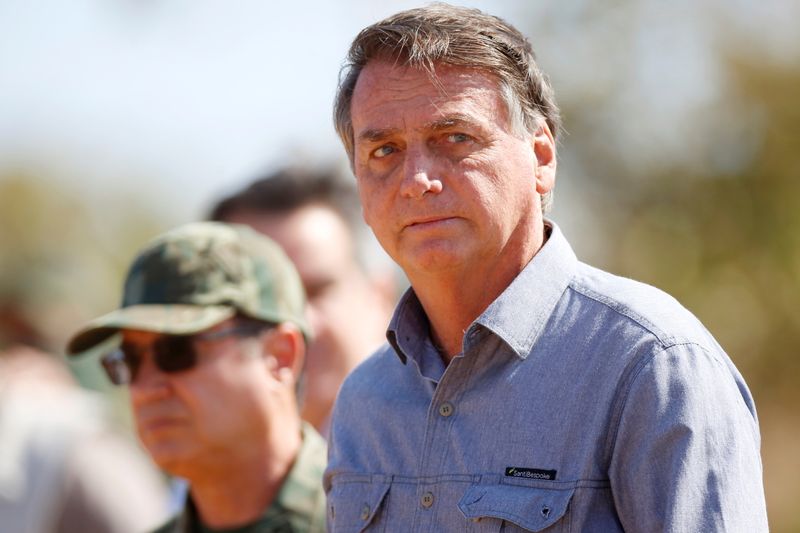 &copy; Reuters. Presidente Jair Bolsonaro durante exercício militar em Formosa, Goiás
16/08/2021 REUTERS/Adriano Machado