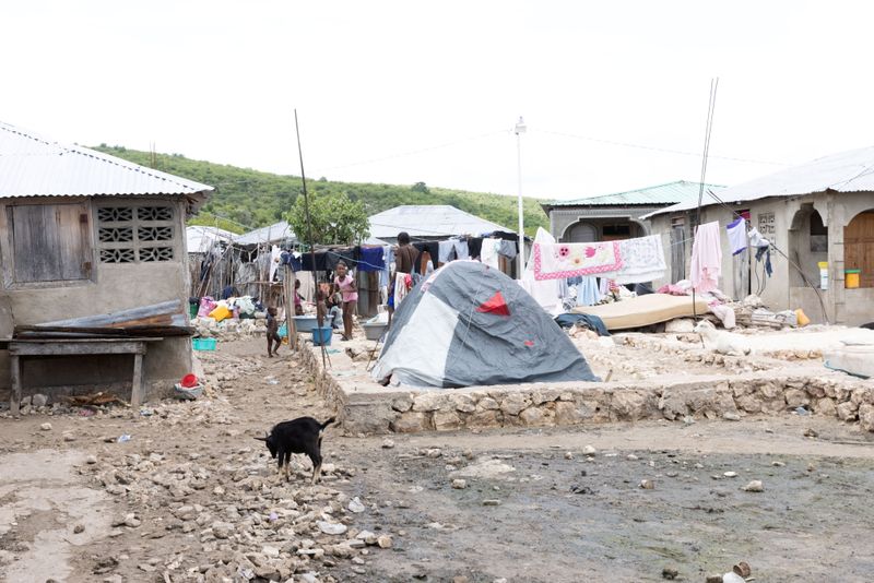 &copy; Reuters. Vista general de una zona del norte de Haití afectada por el terremoto, hasta donde ha intentado llegar un equipo de ayuda de Alemania para ofrecer refugio y alimentos a las personas damnificadas. Agosto 19, 2021. Picture taken August 19, 2021. ISAR Germ
