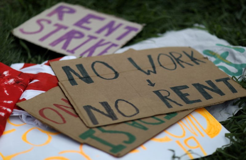 &copy; Reuters. FILE PHOTO: Signs lay on the ground after people gathered outside of an apartment complex with the intention to stop the alleged eviction of one of the tenants in Mount Rainier, MD, U.S., August 10, 2020.  REUTERS/Leah Millis