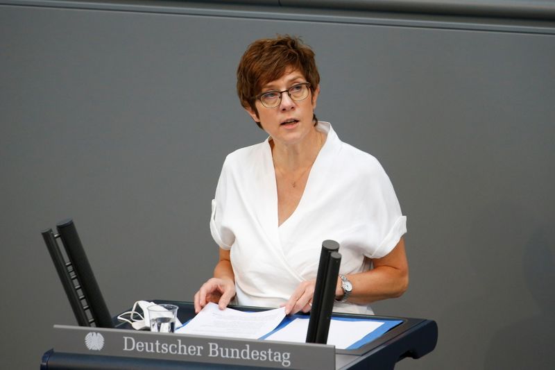 &copy; Reuters. وزيرة الدفاع الألمانية أنيجريت كرامب كارينباور تتحدث في البوندستاج في برلين يوم 23 يونيو حزيران 2021. تصوير: رويترز.
