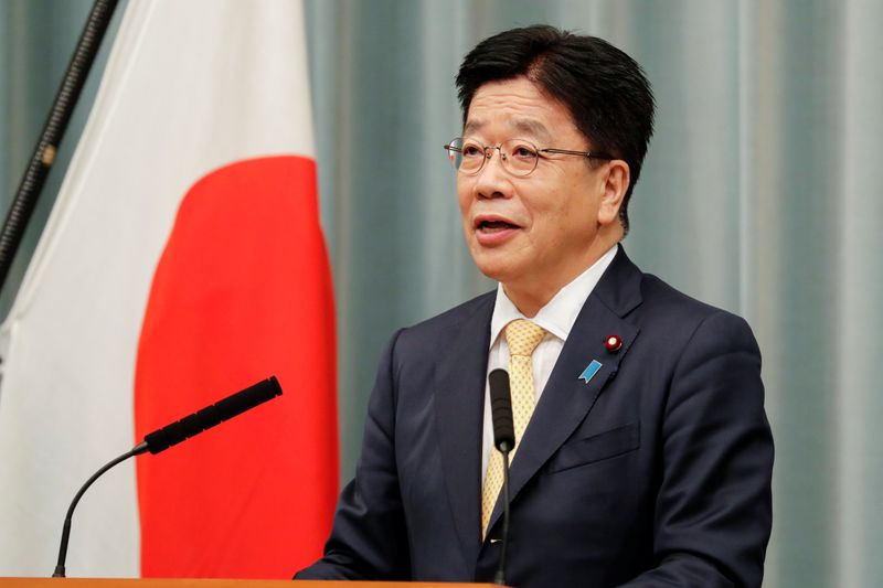 &copy; Reuters. كاتسونوبو كاتو كبير أمناء مجلس الوزراء الياباني يتحدث في مؤتمر صحفي في طوكيو  يوم 16 سبتمبر أيلول 2020. تصوير: كيم كيونج هوون - رويترز