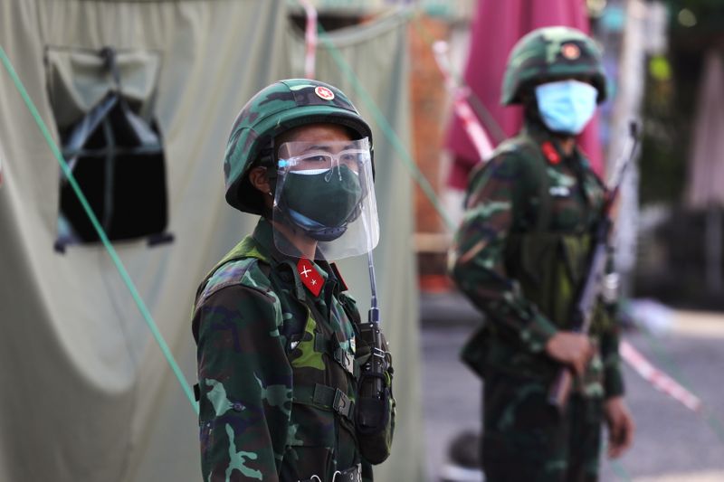 &copy; Reuters. A military check point is seen during lockdown amid the coronavirus disease (COVID-19) pandemic in Ho Chi Minh, Vietnam August 23, 2021. REUTERS/Stringer 