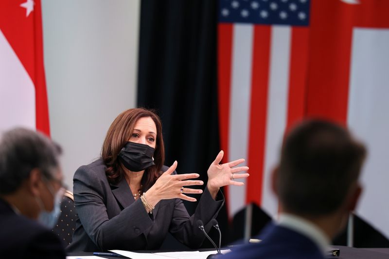 &copy; Reuters. U.S. Vice President Kamala Harris attends a roundtable at Gardens by the Bay in Singapore before departing for Vietnam on the second leg of her Asia trip, August, 24, 2021. REUTERS/Evelyn Hockstein/Pool