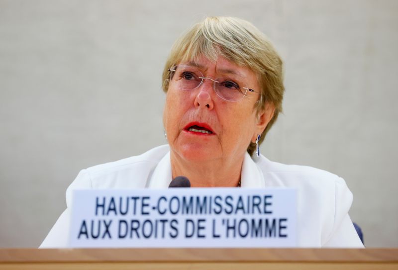&copy; Reuters. La jefa de la ONU para los Derechos Humanos, Michelle Bachelet, habla durante una sesión especial del Consejo de Derechos Humanos sobre la situación en Afganistán, en la sede europea de las Naciones Unidas en Ginebra, Suiza, el 24 de agosto de 2021. RE