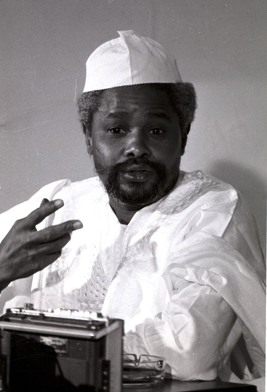 &copy; Reuters. L'ancien président tchadien Hissène Habré, condamné pour crimes de guerre et crimes contre l'humanité, est mort mardi au Sénégal, a annoncé le porte-parole du ministère sénégalais de la Justice. /Photo d'archives/REUTERS/Luc Novovitch