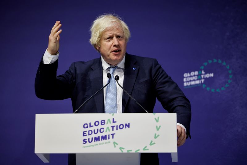 © Reuters. Il primo ministro britannico Boris Johnson durante la cerimonia di chiusura del secondo giorno del vertice sull'istruzione globale a Londra, Gran Bretagna, 29 luglio 2021. Tolga Akmen/Pool via REUTERS
