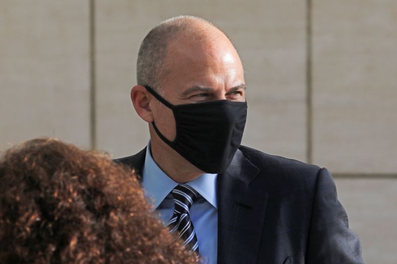 &copy; Reuters. Attorney Michael Avenatti arrives for the opening of his trial on charges of cheating his clients out of settlement money, at the United States Courthouse in Santa Ana, in California, U.S., July 20, 2021.  REUTERS/David Swanson