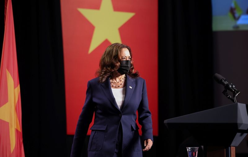&copy; Reuters. Vice-presidente dos EUA, Kamala Harris, durante visita ao Vietnã
25/08/2021 REUTERS/Evelyn Hockstein/Pool