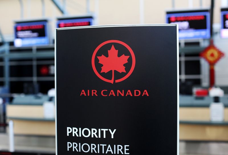 © Reuters. Air Canada signage is pictured at Vancouver's international airport in Richmond, British Columbia, Canada, February 5, 2019.  REUTERS/Ben Nelms