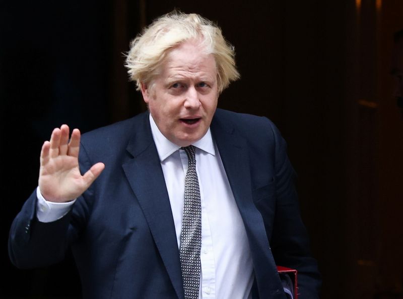 &copy; Reuters. رئيس الوزراء البريطاني بوريس جونسون في لندن يوم 24 أغسطس آب 2021. تصوير: هنري نيكولز - رويترز.