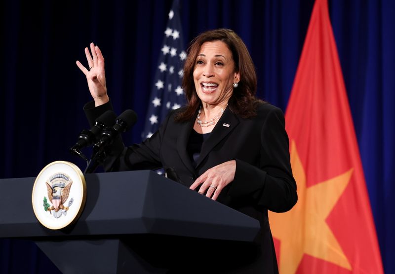 &copy; Reuters. Vice-presidente dos EUA, Kamala Harris, durante entrevista coletiva em Hanói, capital do Vietnã
26/08/2021 REUTERS/Evelyn Hockstein/Pool