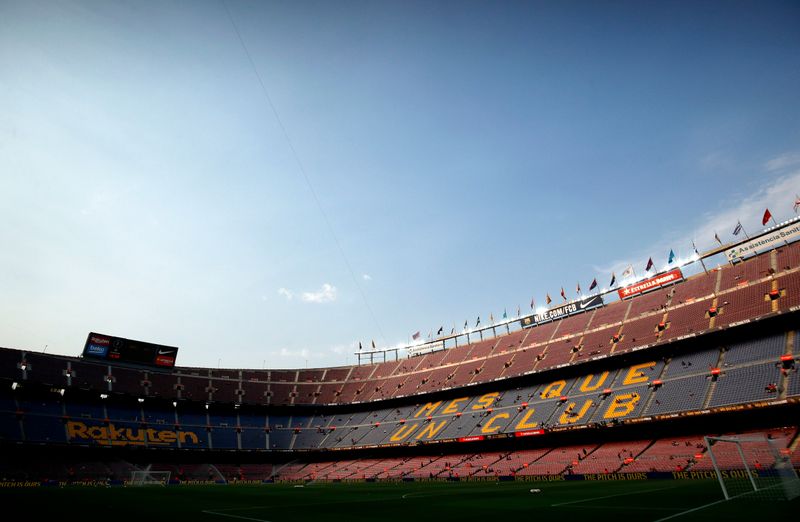 &copy; Reuters. FOTO DE ARCHIVO: Vista general del interior del Camp Nou, en Barcelona, España, el 15 de agosto de 2021. REUTERS/Albert Gea