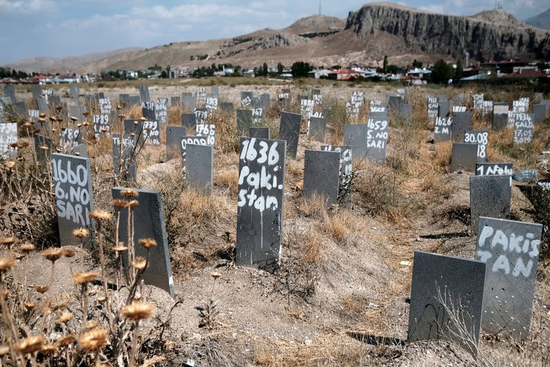 © Reuters. A view shows a cemetery where unidentified illegal migrants, who died after crossing into Turkey from Iran, are buried in the border city of Van, Turkey August 24, 2021. Picture taken August 24, 2021. REUTERS/Murad Sezer